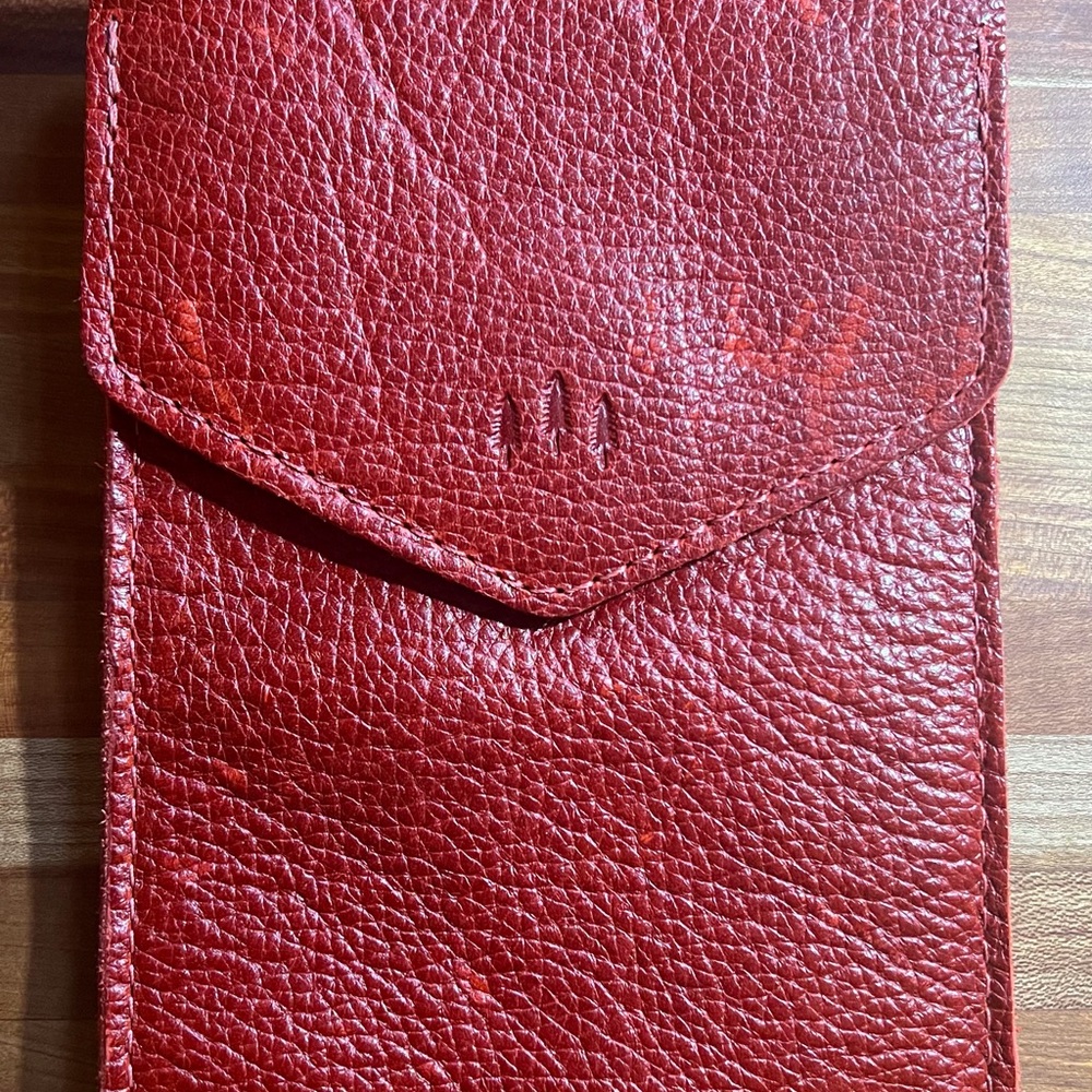 Portland Leather Goods, Parker Phone crossbody bag, 100% pebbled leather - Picture 1 of 8